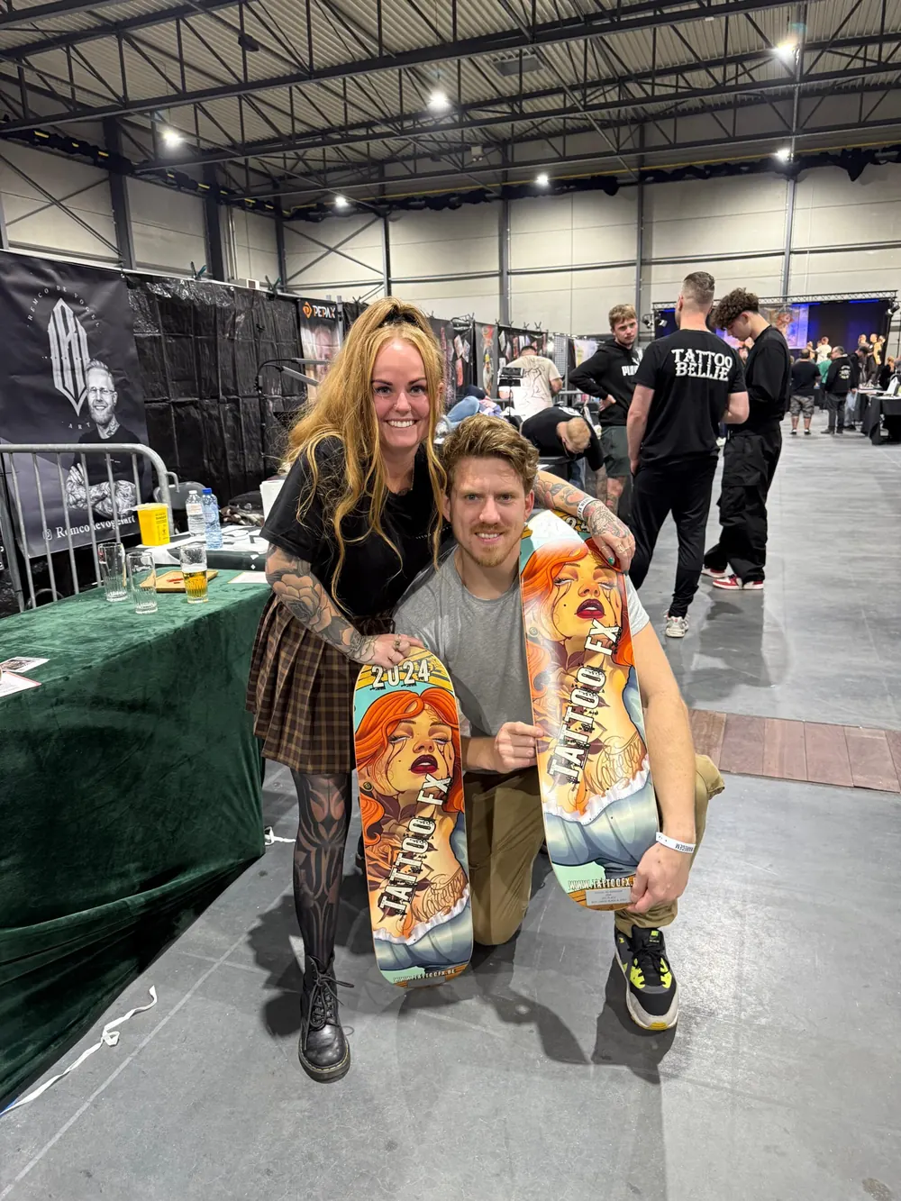Isaac op een tattoo conventie